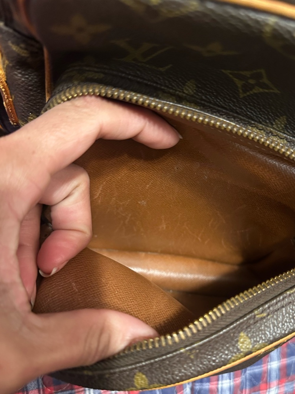 Louis Vuitton
Amazone Crossbody Bag - Picture 12 of 16